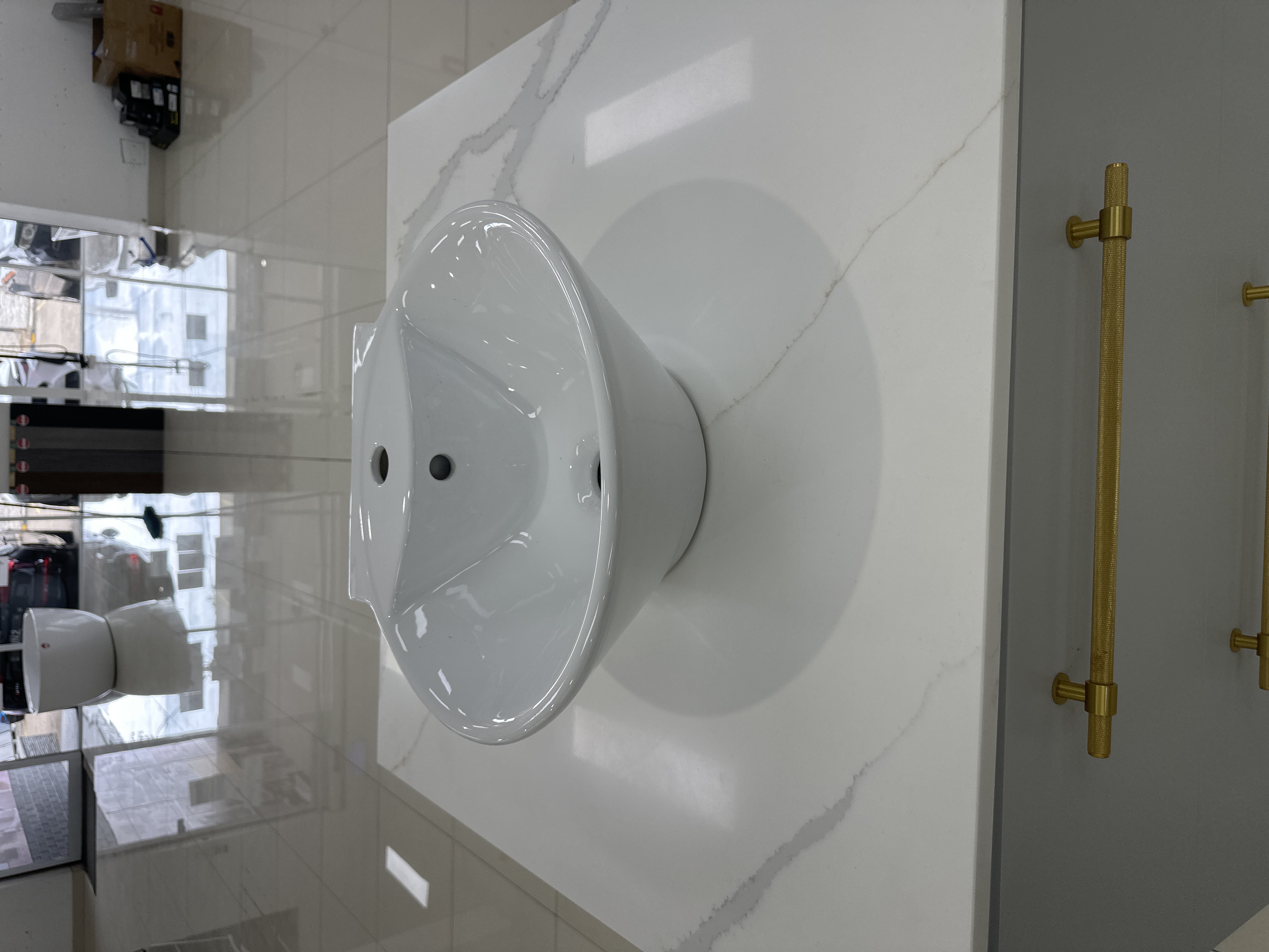 Round Gloss White Basin - Basin