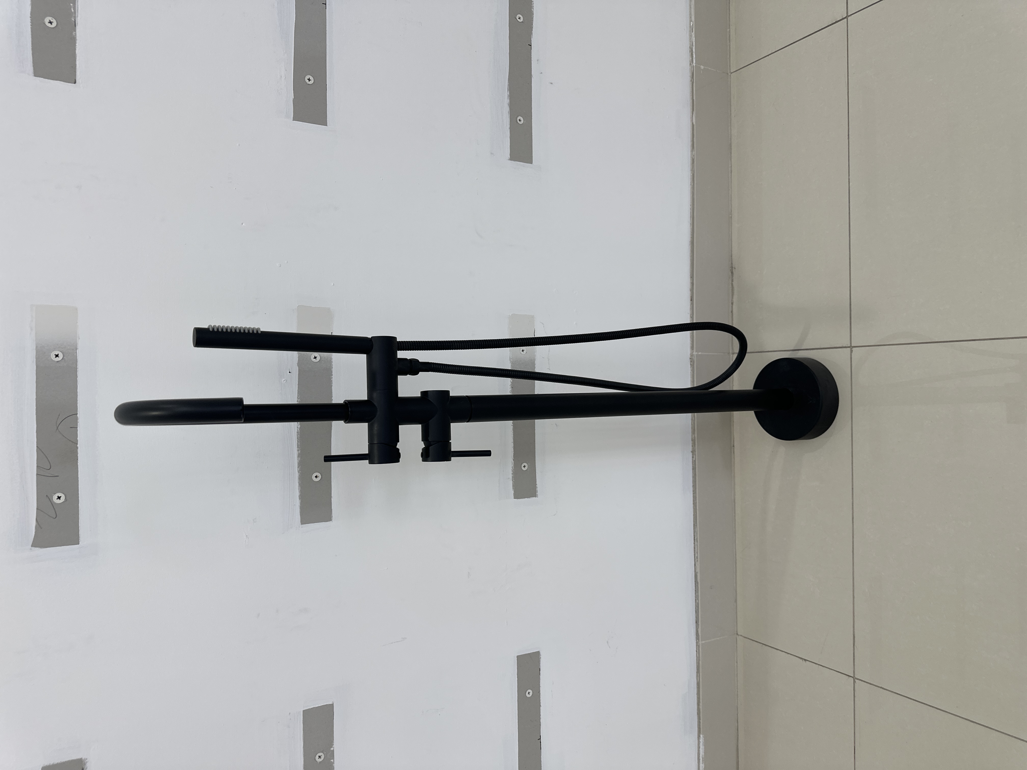 Pavia Matt Black Freestanding Bath Filler - Tapware